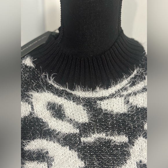 Wednesday’s Girl Leopard Print Sweater NWT - Picture 4 of 4